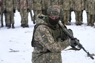 Ukrajinskí vojaci posledné týždne radikálne zvýšili počty cvičení a pripravujú sa na konflikt