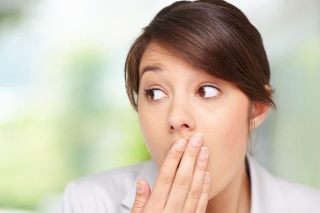 Nepríjemný zápach z úst môže signalizovať vážne ochorenie.
