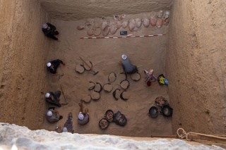 Českí egyptológovia objavili v Abúsíre takmer 400 nádob so zvyškami materiálov, ktoré sa používali pri balzamovacích rituáloch.