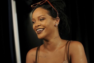 Barbadoská speváčka a módna návrhárka Rihanna sa stala miliardárkou.