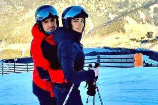 Dvojica už spolu absolvovala aj luxusnú lyžovačku.