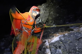 Horskí záchranári z Vysokých Tatier majú za sebou náročnú záchrannú akciu.