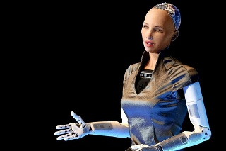 SOPHIA: Jeden z najvyspelejších humanoidných robotov dokáže plynulo udržiavať konverzáciu a tiež mimikou vyjadrovať emócie.