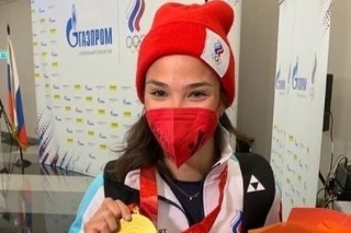 Ruská bežkyňa na lyžiach Veronika Stepanovová bola členkou víťaznej štafety na 4x5 kilometrov. 