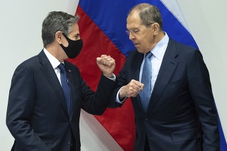 Šéf americkej diplomacie Antony Blinken a ruský minister zahraničných vecí Sergej Lavrov.