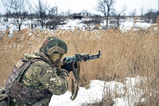 Ukrajinskí vojaci: Strážia svoje hranice.