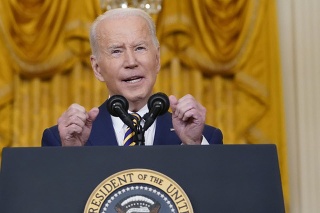 Prezident Joe Biden počas tlačovej konferencie pri príležitosti svojho prvého roku v úrade v Bielom dome vo Washingtone v stredu 19. januára 2022.
