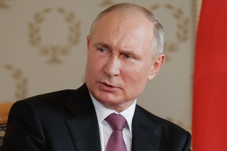 Vladimir Putin oznámil aktiváciu jadrových zbraní v reakcii na západné sankcie.