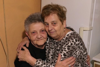 Rozália (68) zachránila Mariku (68) s jej rodinou pred hrôzami vojny. 