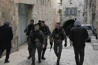 Izraelská polícia zastrelila v Jeruzaleme Palestínčana po tom, ako bodol policajta.