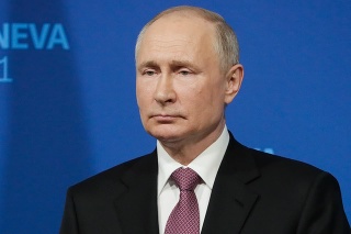 Vladimir Putin odmieta s inváziou na Ukrajinu prestať.