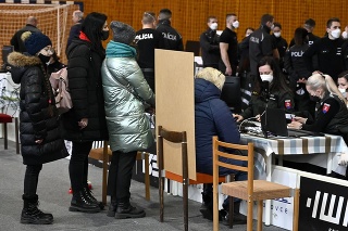 Osoby prichádzajúce z Ukrajiny môžu požiadať o dočasné útočisko vo veľkokapacitných centrách v Bratislave, Humennom a Michalovciach.