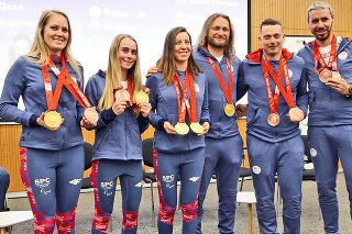 Slovenská výprava sa vrátila zo zimnej paralympiády v Pekingu opäť s bohatou medailovou zbierkou - získala tri zlaté a tri bronzové medaily.
