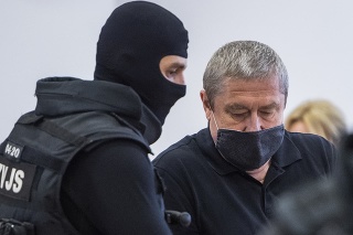 Obžalovaný bývalý špeciálny prokurátor Dušan Kováčik pred vyhlásením rozsudku na Špecializovanom trestnom súde (ŠTS) v Pezinku.