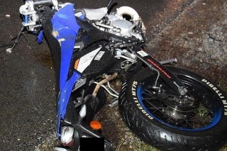 Po zrážke s kamiónom prišiel o život len 16-ročný motocyklista.