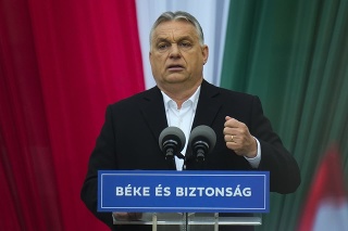 Maďarský premiér a líder strany Fidesz Viktor Orbán počas predvolebného zhromaždenia v maďarskom meste Székesfehérvár v piatok 1. apríla 2022.