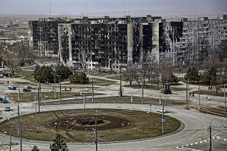 Predpokladá sa, že Rusi pôjdu z Mariupoľa na sever, aby pretli Donbas.