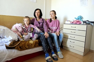 Mamu Rimu (49) aj so sestričkou Jaroslavou (3) odviedla do bezpečia, no chce sa vráťiť na Ukrajinu.
