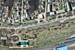 Na satelitných záberoch vidno 12-kilometrový konvoj.