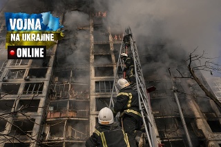 Zničená budova po bojoch v Kyjeve.