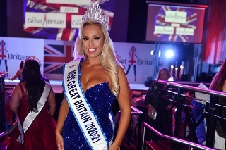 Jen zhodila v priebehu dvoch rokov 50 kg a v roku 2020 sa stala Miss Veľkej Británie.