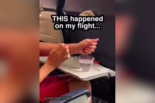 Tak toto je extrém: To, čo robila žena v lietadle sa len tak nevidí. Veď to je nechutné!