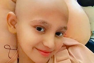 Napriek 14 chemoterapiám sa Kristínka stále usmieva.