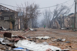 Zničené prístavné mesto Mariupol.