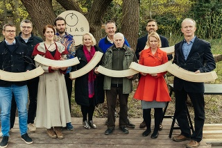 Ľudia, ktorí sa postarali o najprínosnejšie projekty v ochrane prírody si prevzali ocenenie Atlas v bratislavskej Prüger-Wallnerovej záhrade.