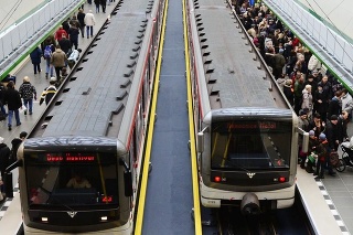 Pražské metro má štyri nové zastávky.