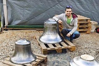 Tieto zvony budú súčasťou veľkej zvonkohry. (50 kg, 125 kg, 200 kg)