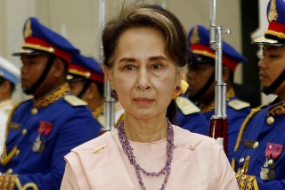 Opozičnú vodkyňu Aun Schan Su Ťij odsúdili za korupciu na päť rokov väzenia.