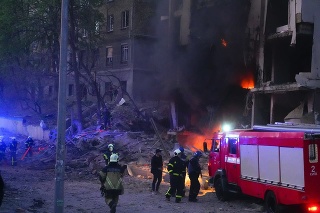 Budovu v Kyjeve zasiahla raketa. 