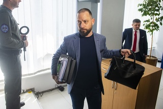 Obvinený advokát Marek Para prichádza na hlavné pojednávanie na Najvyšší súd SR v Bratislave.