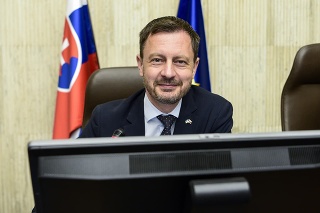 Na snímke predseda vlády SR Eduard Heger (OĽaNO).
