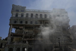 Hotel je po výbuchu kompletne zničený.