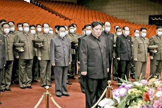 Kim povolal do boja proti epidémii armádu.