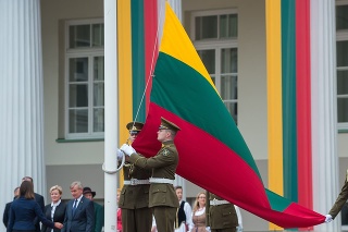  Litva stiahne