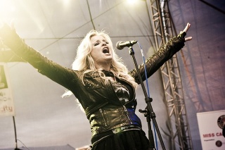 Speváčka Lenka LeRa Salmanová.