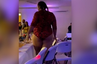 Toto na párty zažiť nechceš! Žena tancovala na stoličke, keď sa v tom rozhodla postaviť sa na stôl. To čo sa potom stalo prekvapilo aj ju