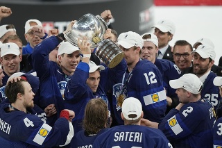 Fíni prvýkrát v histórii ovládli domáci šampionát. 