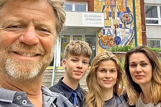 Maroš Kramár sa s exmanželkou Natašou teší, že ich najmladší syn spravil prijímačky na gymnázium.