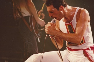 Hity Freddieho Mercuryho ľudia zbožňujú aj desiatky rokov po tom, čo navždy opustil hudobnícky svet.