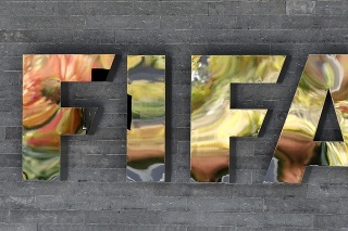 Funkcionárovi FIFA hrozí mastný trest.