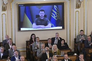 Ukrajinský prezident Volodymyr Zelenskyj prostredníctvom videoprenosu prehovoril k českému Parlamentu.
