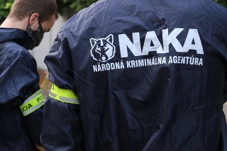 NAKA mala zatknúť celkovo štyri podozrivé osoby.