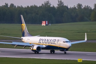 Na palube lietadla spoločnosti Ryanair sa po jeho prehľadaní nenašla žiadna bomba.