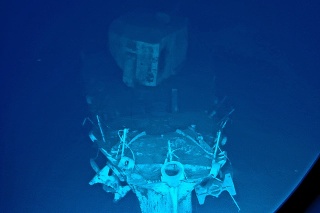 Zábery z robotickej ponorky - Predná časť lode