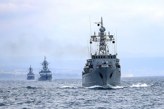 Rusko trvá na tom, že má právo zatvárať oblasti Čierneho mora pre zahraničné námorné lode.