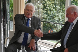 Stretnutie Václava Klausa a Vladimíra Mečiara vo vile Tugendhat, 30. júna 2022.